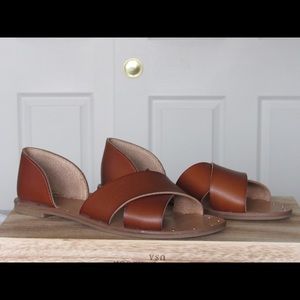 Universal Thread Sandals